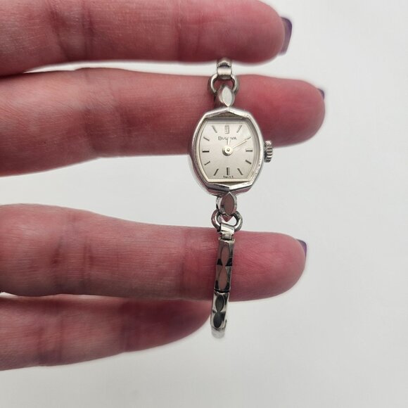 Vintage Ladies Bulova 10k Rolled White GP Watch Stretch Bracelet Band - Picture 3 of 7